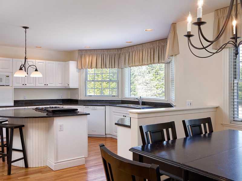 21 Inverness Road Falmouth, ME 04105 - Photo 11 of 29 Kitchen.
