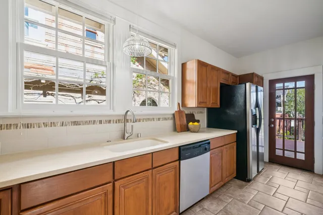 $899,000 | 3846 Beaumont Avenue, Oakland, CA 94602