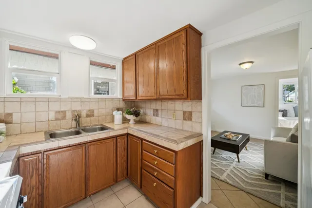 $899,000 | 3846 Beaumont Avenue, Oakland, CA 94602