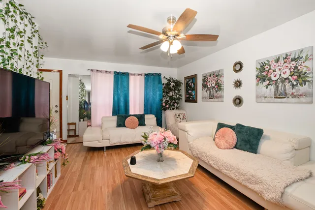 $164,900 | 928 East 153rd Street, Phoenix, IL 60426