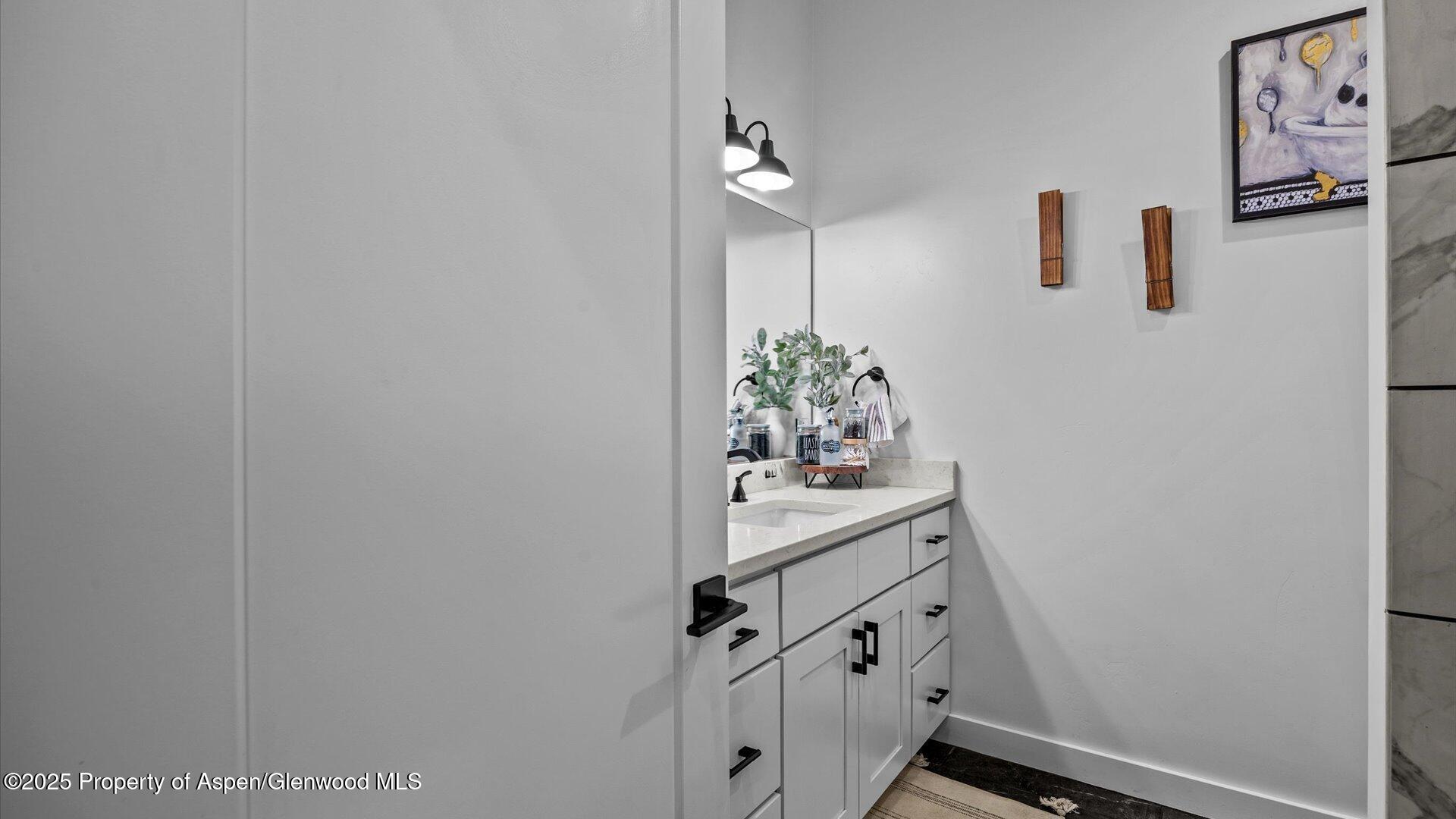 450 East 10th Street Rifle, CO 81650 - Photo 12 of 21 Primary Bathroom