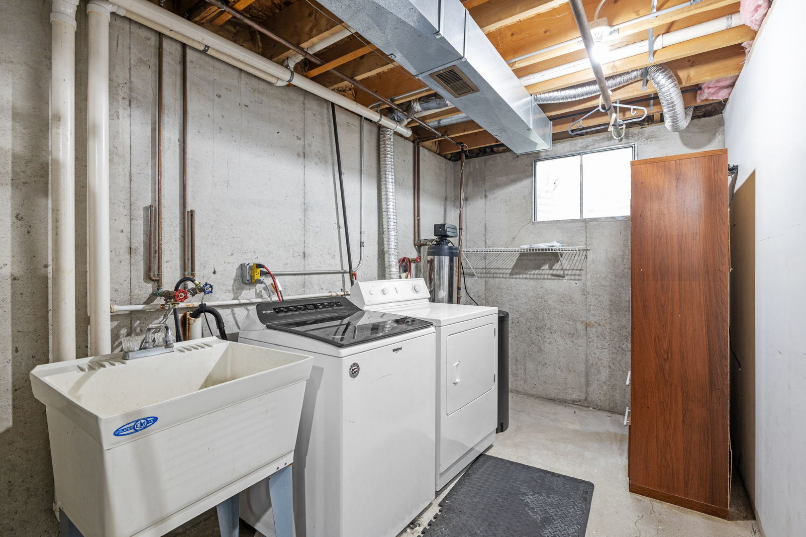 2714 Billie Limacher Lane Plainfield, IL 60586 - Photo 24 of 26 a utility room with dryer and washer