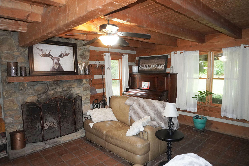 300 East City Dam Road Corbin, KY 40701 - Photo 61 of 95 Living3