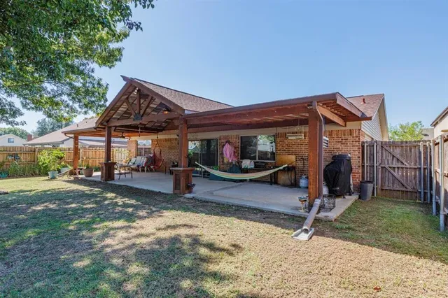 $309,990 | 5406 Princess Court, Lake Dallas, TX 75065