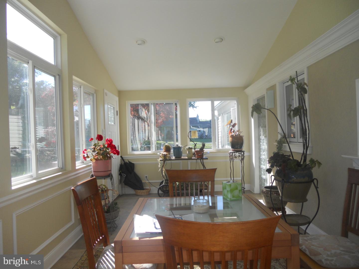 398 Lawrence Road Huntingdon Valley, PA 19006 - Photo 3 of 8 Gallery Image 3