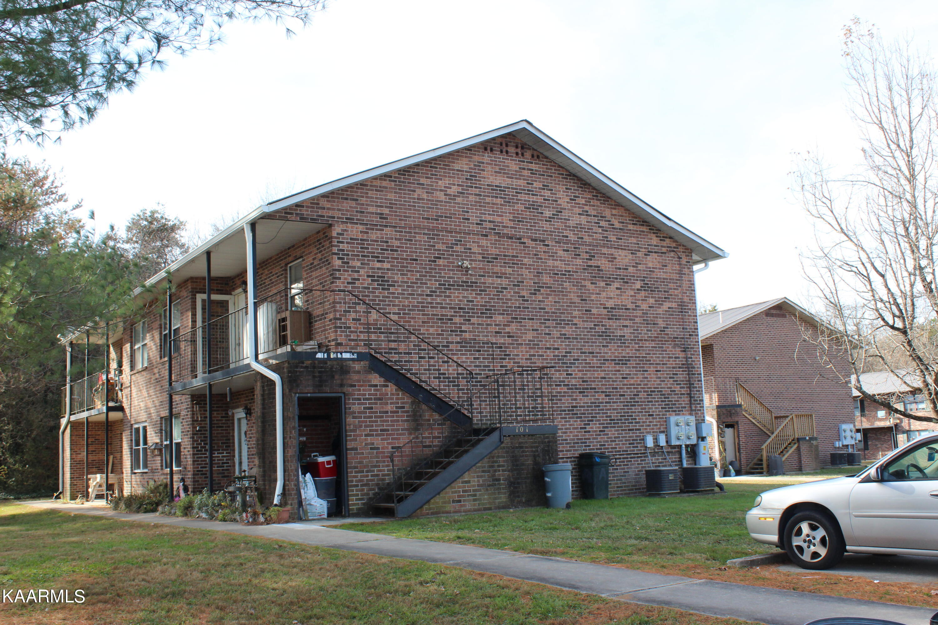 101-111 Raintree Lane Kingston, TN 37763 - Photo 1 of 12 IMG_9541