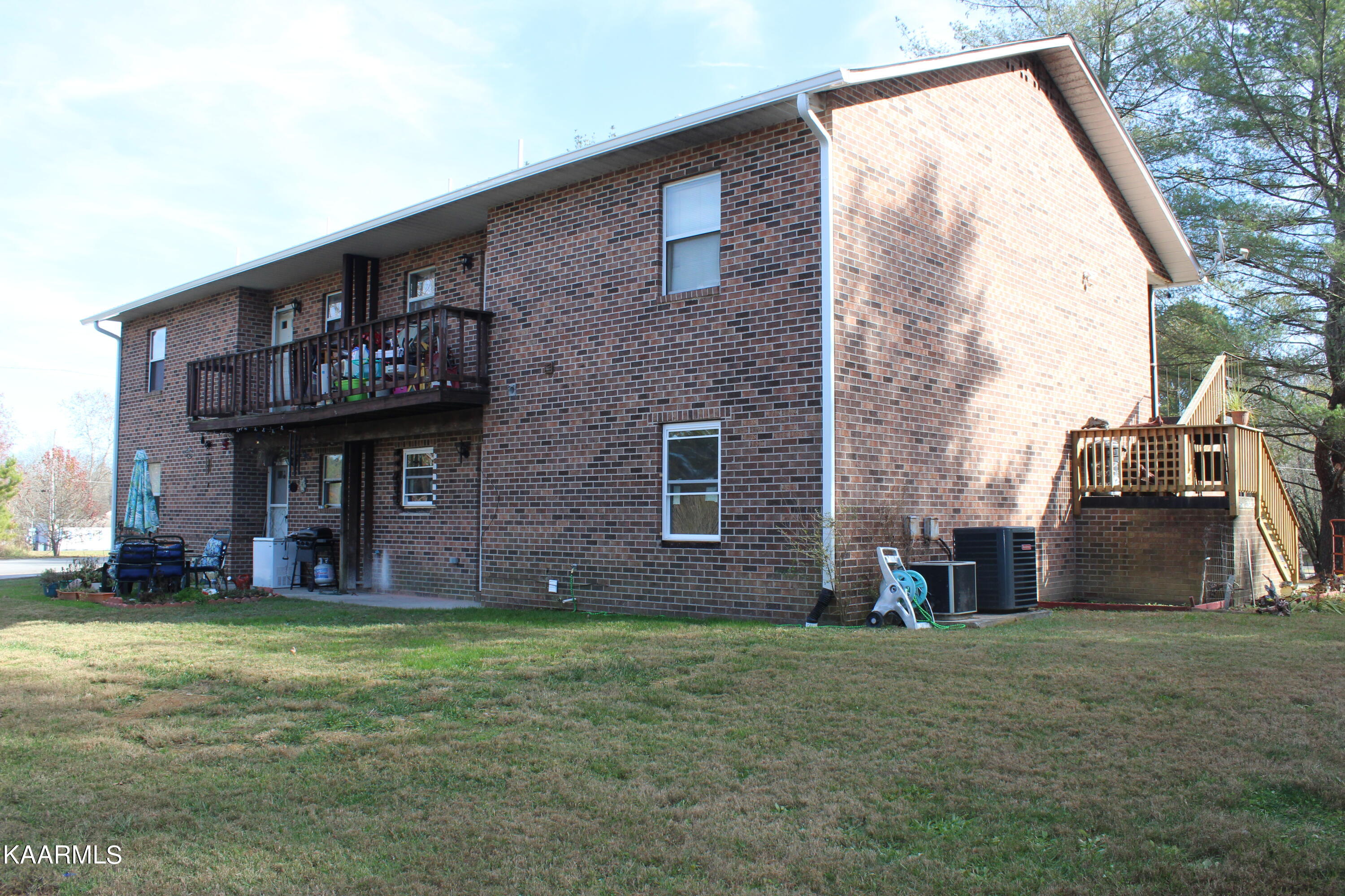 101-111 Raintree Lane Kingston, TN 37763 - Photo 2 of 12 IMG_9542