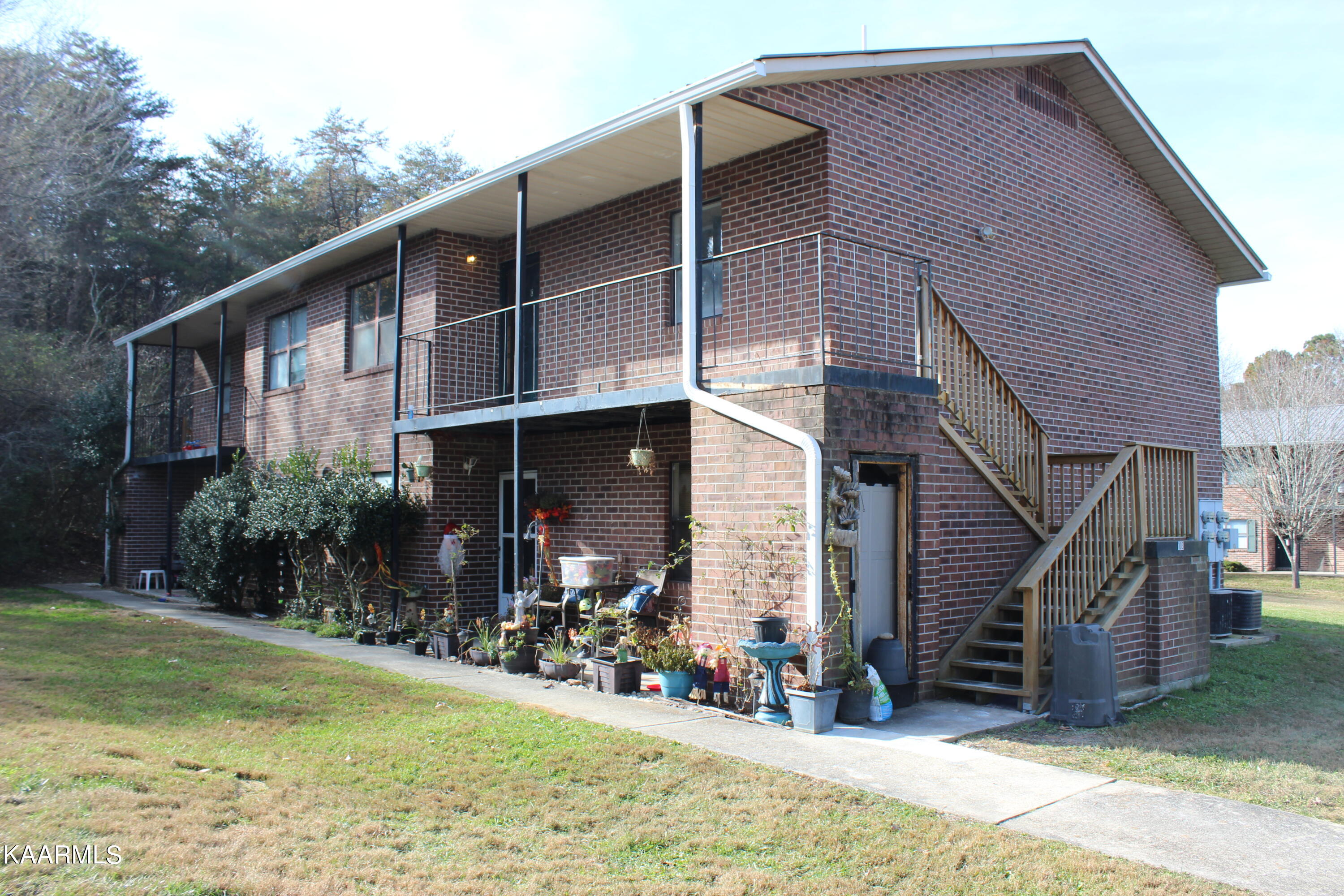 101-111 Raintree Lane Kingston, TN 37763 - Photo 3 of 12 IMG_9543