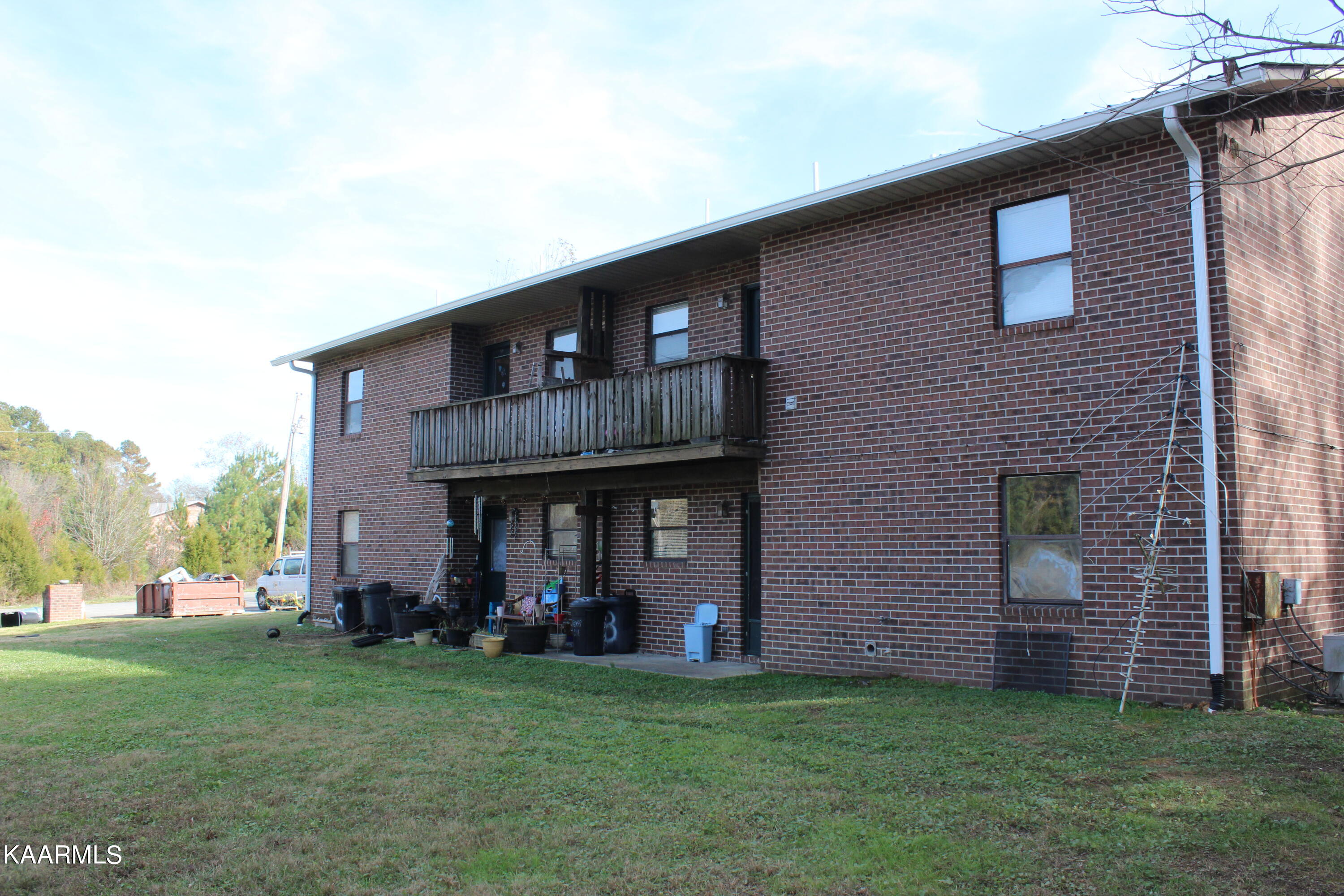 101-111 Raintree Lane Kingston, TN 37763 - Photo 4 of 12 IMG_9544