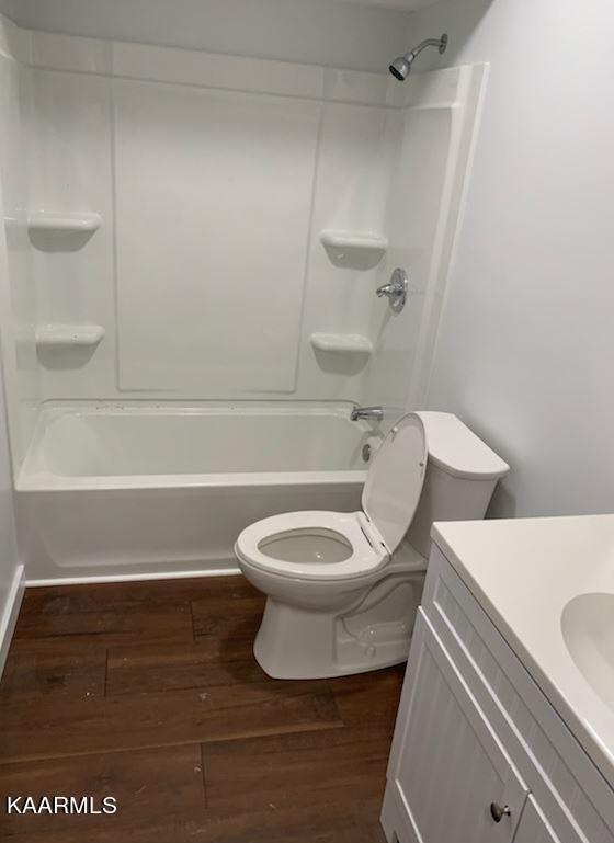 101-111 Raintree Lane Kingston, TN 37763 - Photo 9 of 12 Renovated Bathroom