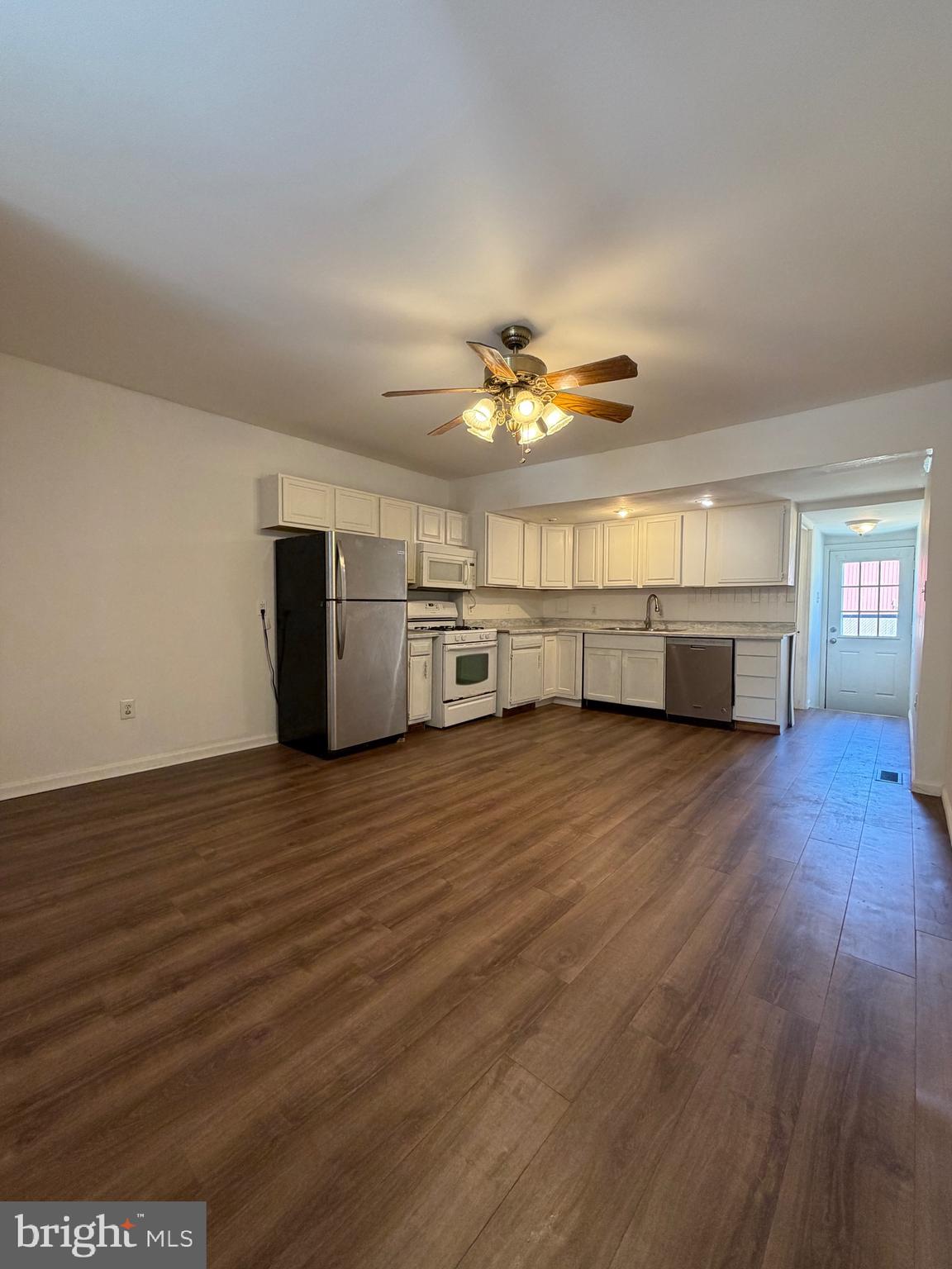 915 George Street Gloucester City, NJ 08030 - Photo 4 of 14