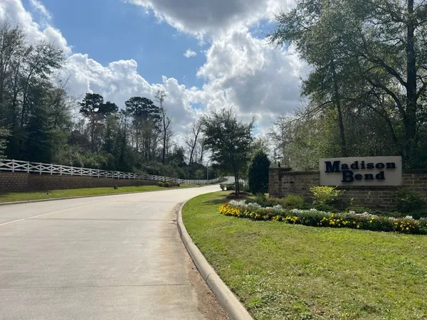 $295,000 | 2512 Austin Hills, Conroe, TX 77304