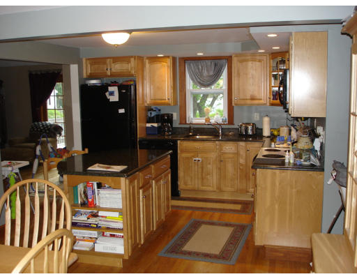 7 Holly Road Braintree, MA 02184 - Photo 3 of 5 Gallery Image 3