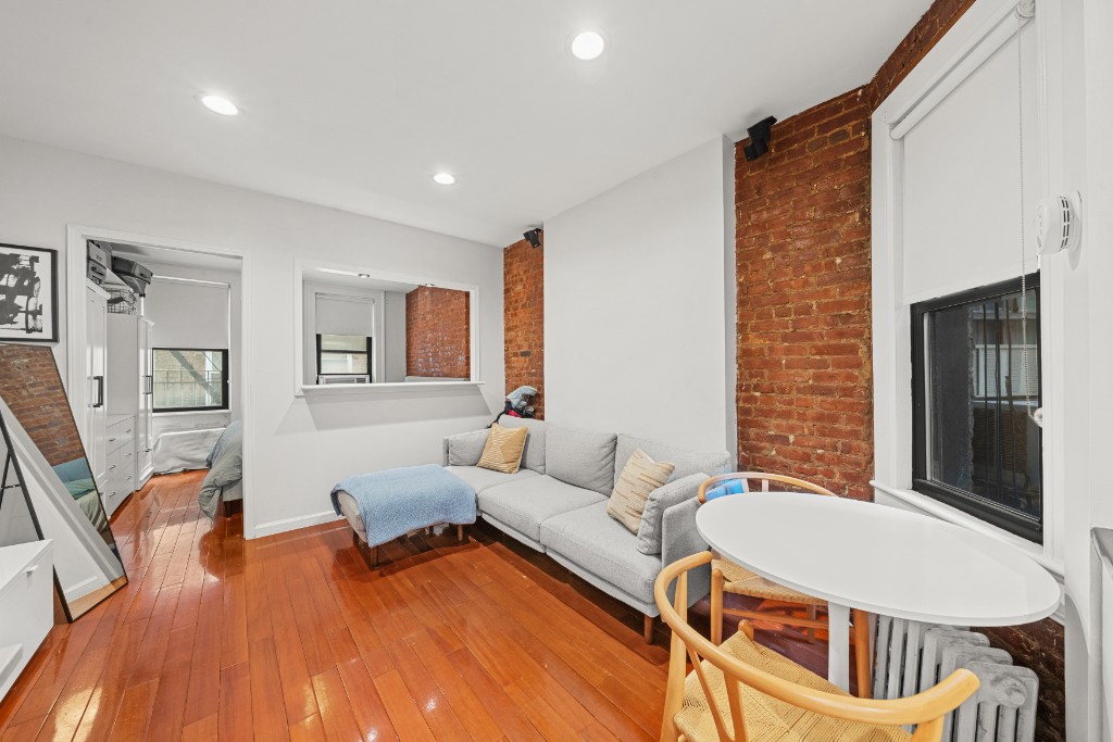 175 Bleecker Street, Unit 11 Manhattan, NY 10012 - Photo 3 of 14 Photo 3
