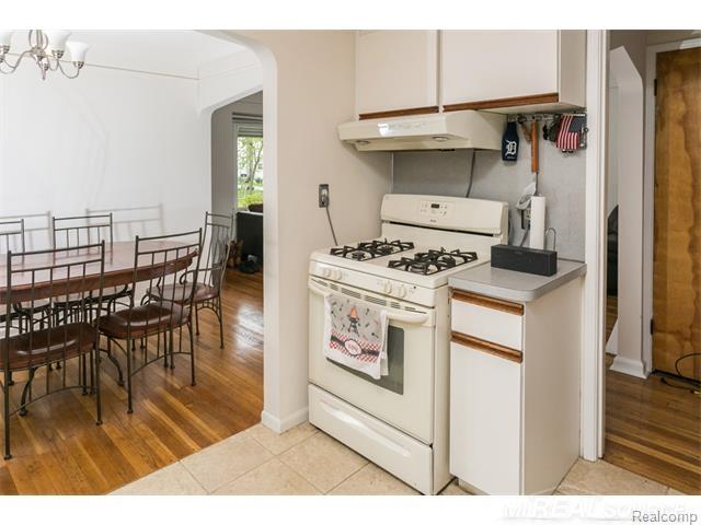 2330 Princeton Road Berkley, MI 48072 - Photo 7 of 18