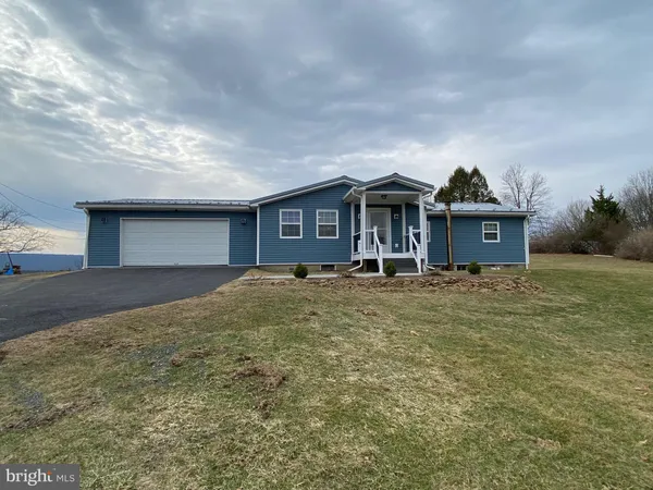 $2,100 | 1022 Summer Hill Road, Auburn, PA 17922
