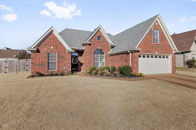 $349,999 | 11208 Arlington Trace Drive, Arlington, TN 38002