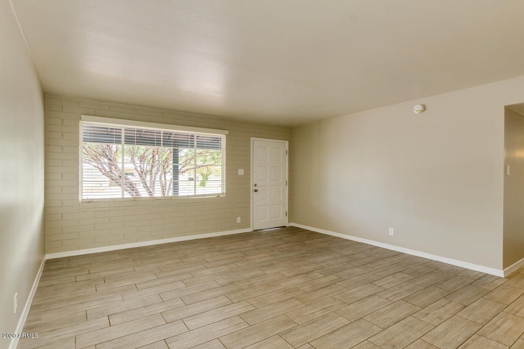 2128 West Keim Drive Phoenix, AZ 85015 - Photo 11 of 70 Living Room