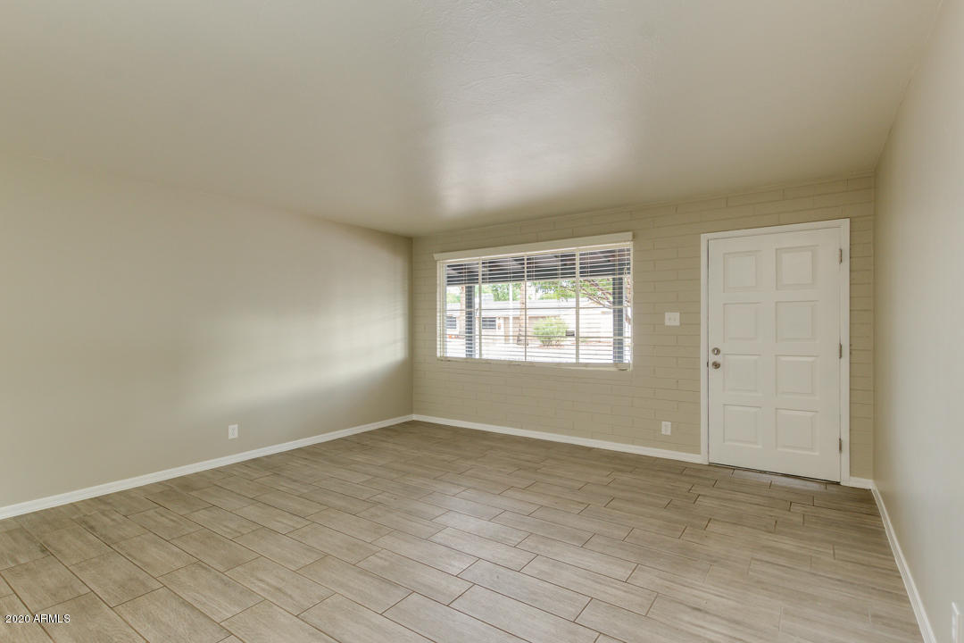 2128 West Keim Drive Phoenix, AZ 85015 - Photo 12 of 70 Living Room