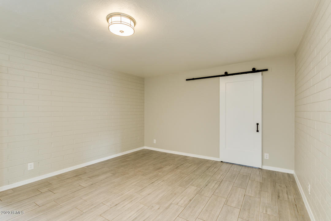 2128 West Keim Drive Phoenix, AZ 85015 - Photo 18 of 70 New Barn Door