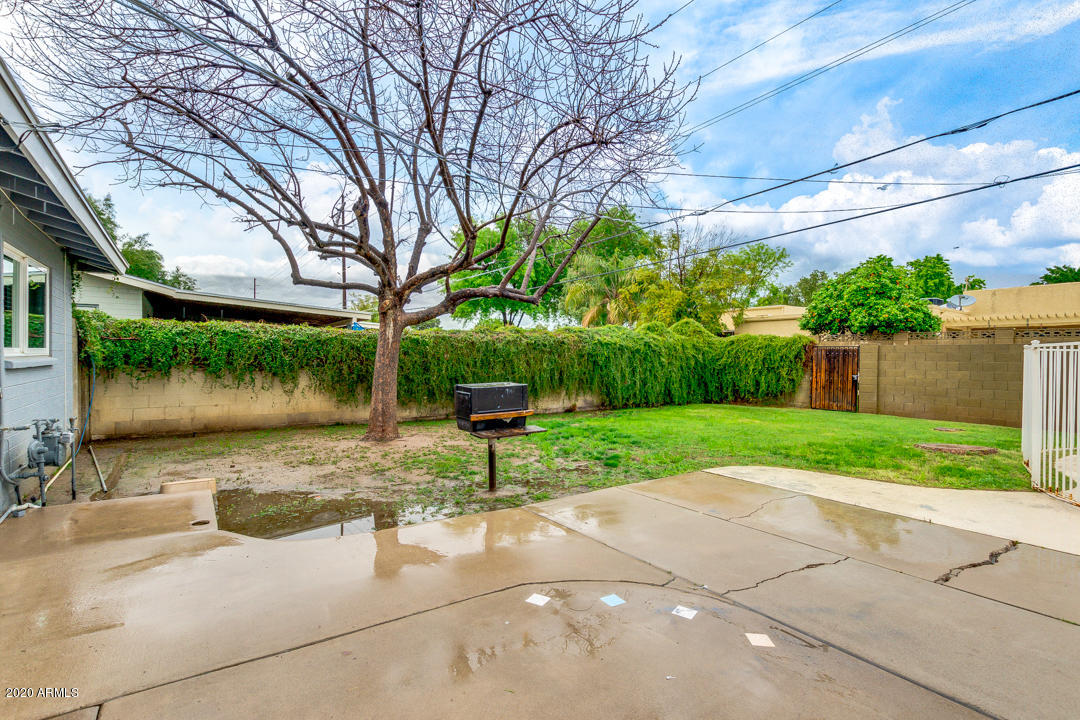 2128 West Keim Drive Phoenix, AZ 85015 - Photo 43 of 70 Grassy Yard