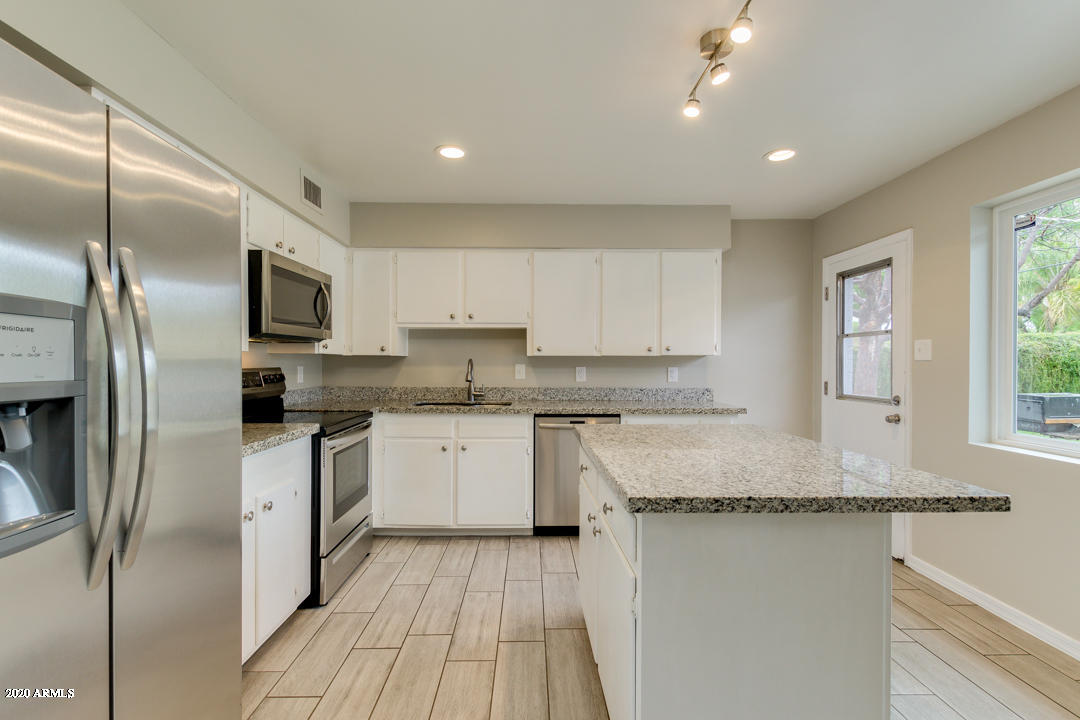 2128 West Keim Drive Phoenix, AZ 85015 - Photo 5 of 70 Updated Kitchen