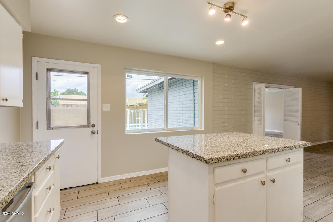 2128 West Keim Drive Phoenix, AZ 85015 - Photo 8 of 70 Island with Breakfast Bar