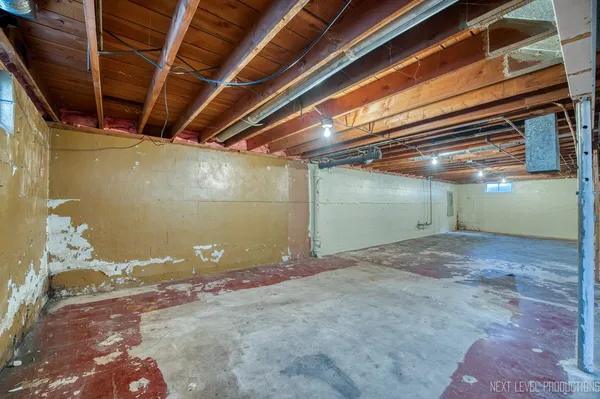 $279,500 | 208 West State Street, North Aurora, IL 60542