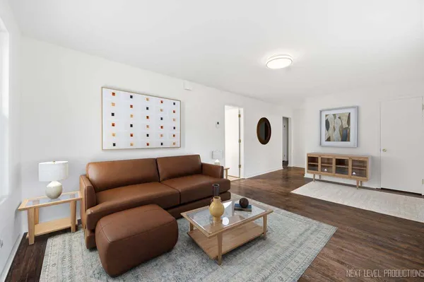 $279,500 | 208 West State Street, North Aurora, IL 60542