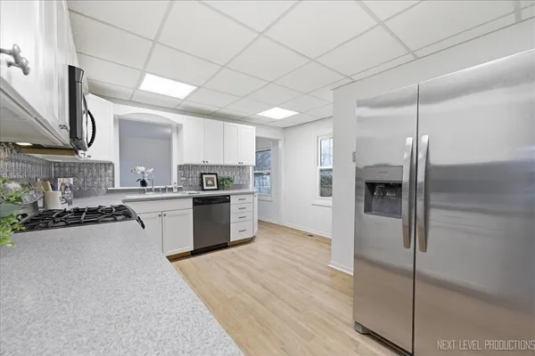 $279,500 | 208 West State Street, North Aurora, IL 60542