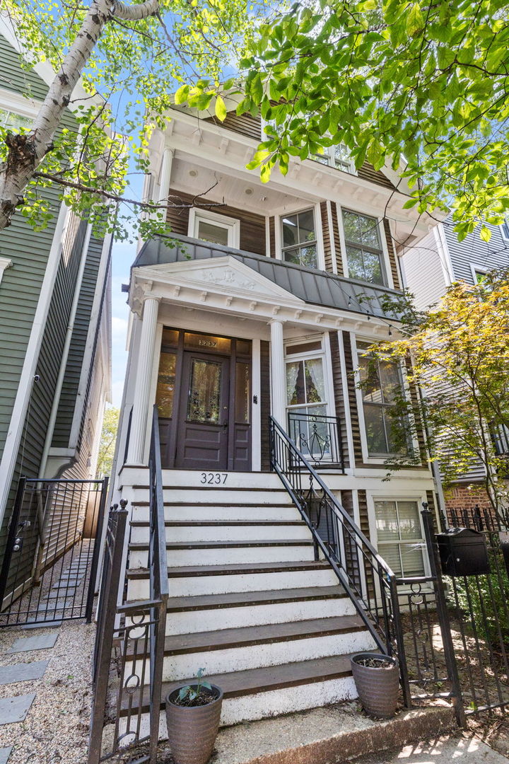 3237 North Hoyne Avenue, Unit 1 Chicago, IL 60618 - Photo 1 of 26