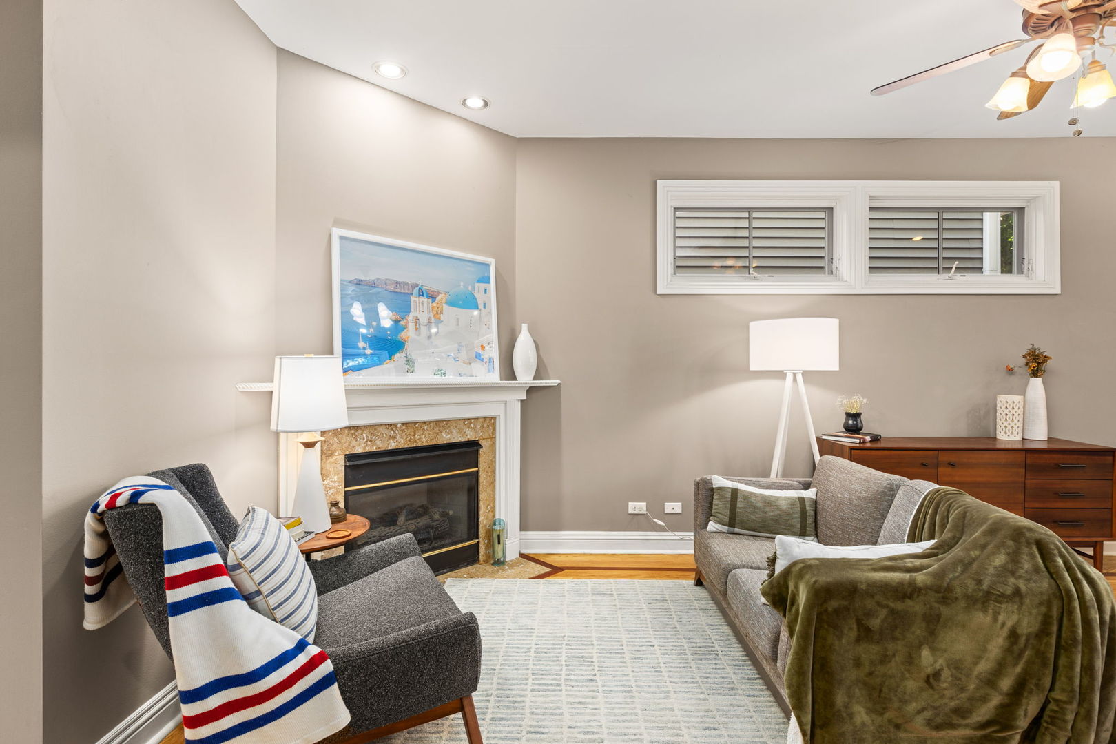 3237 North Hoyne Avenue, Unit 1 Chicago, IL 60618 - Photo 4 of 26