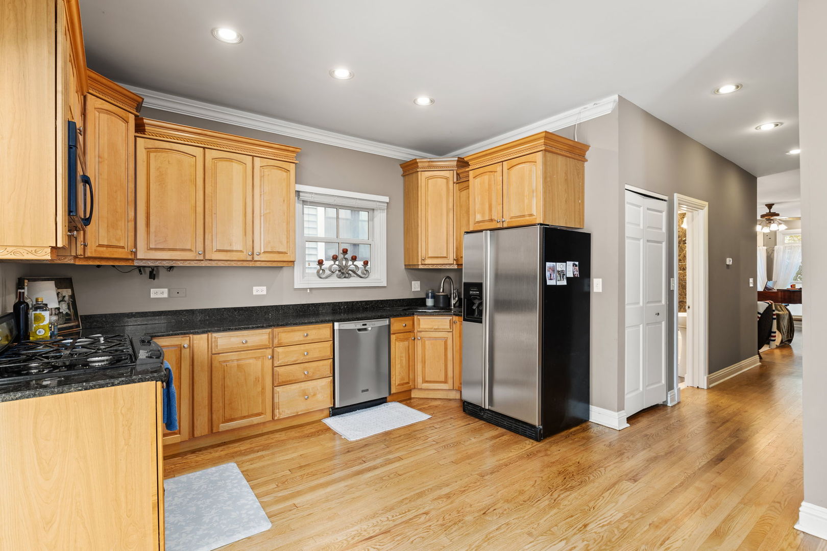 3237 North Hoyne Avenue, Unit 1 Chicago, IL 60618 - Photo 7 of 26