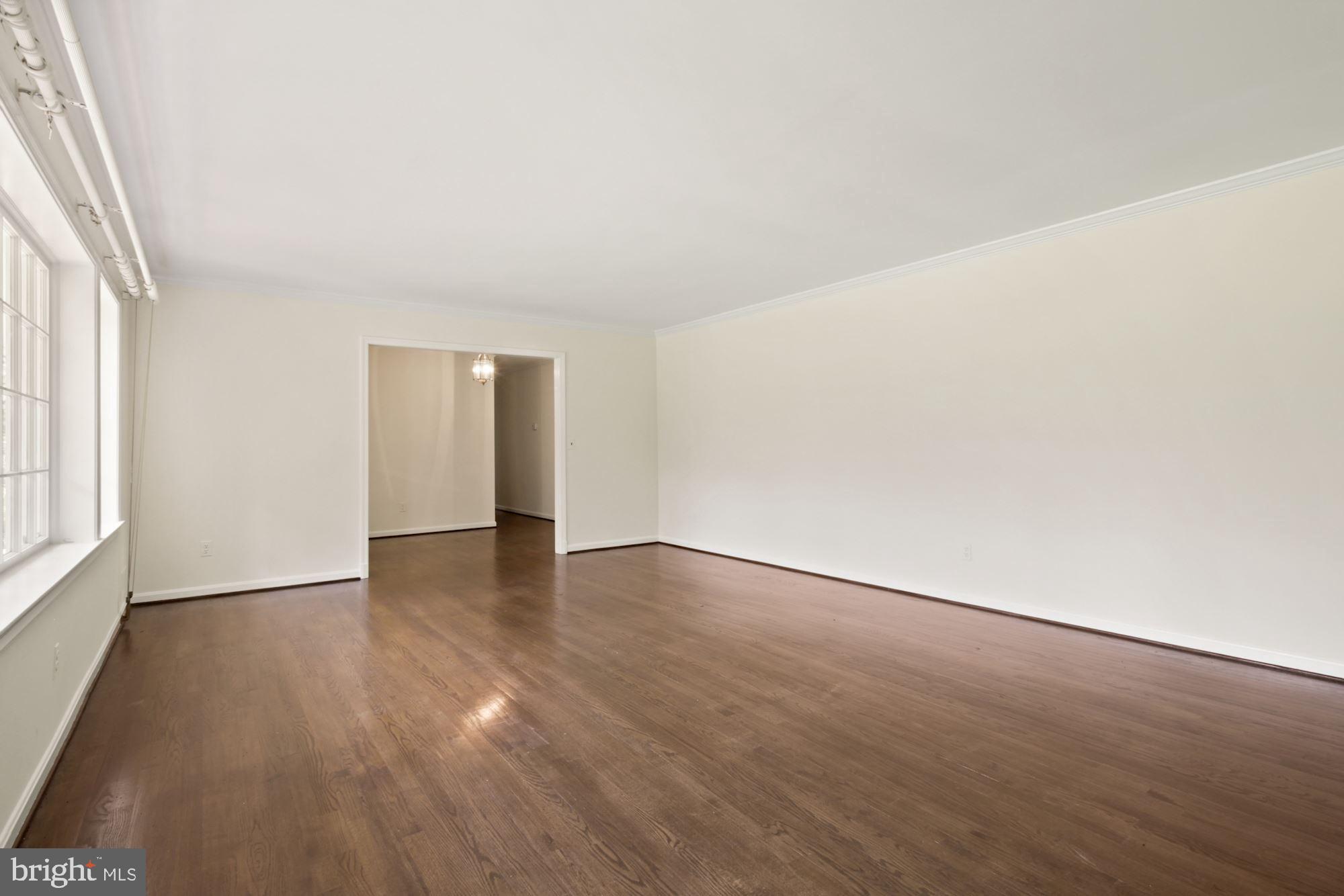 11009 Cripplegate Road Potomac, MD 20854 - Photo 5 of 31