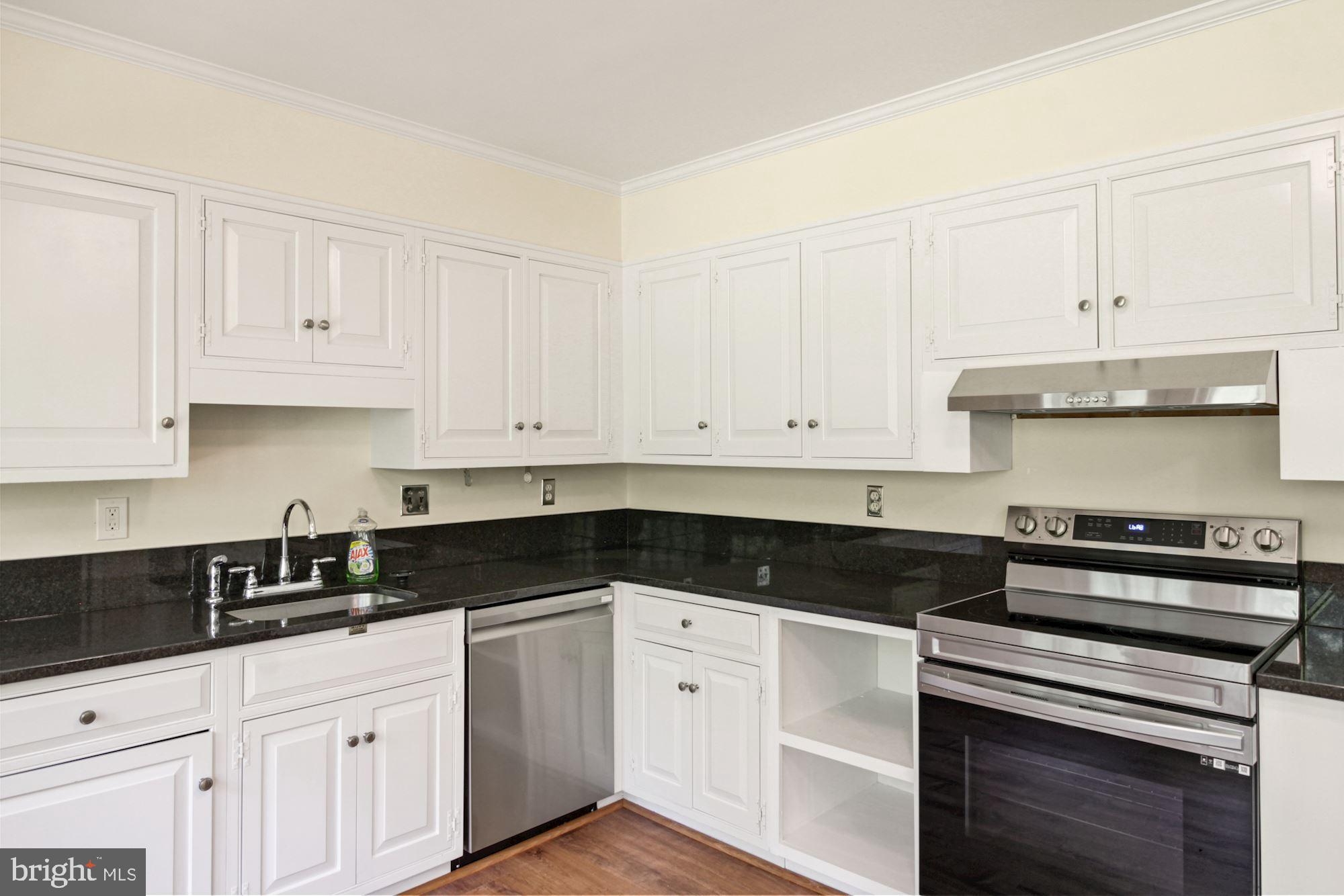 11009 Cripplegate Road Potomac, MD 20854 - Photo 6 of 31