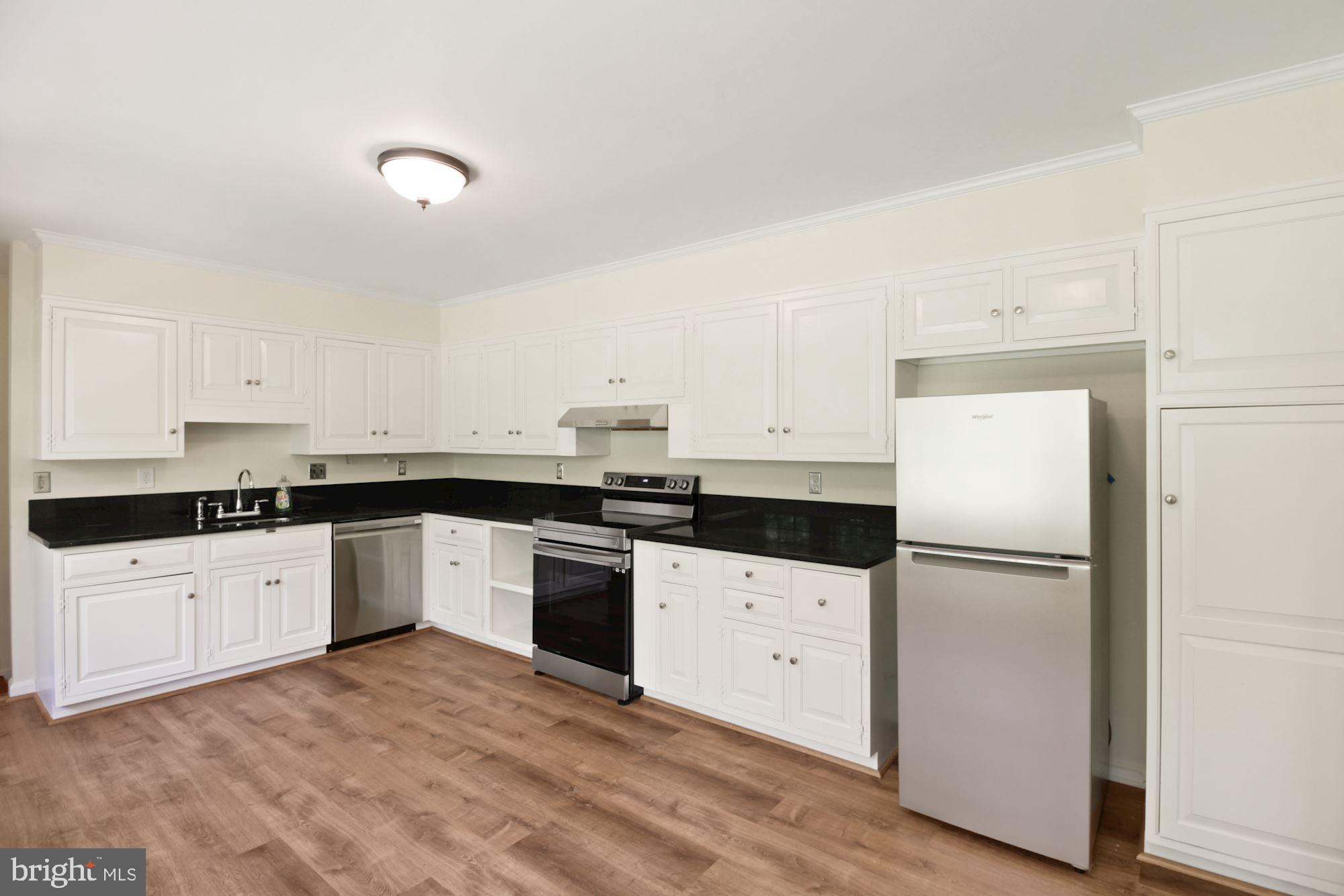 11009 Cripplegate Road Potomac, MD 20854 - Photo 8 of 31