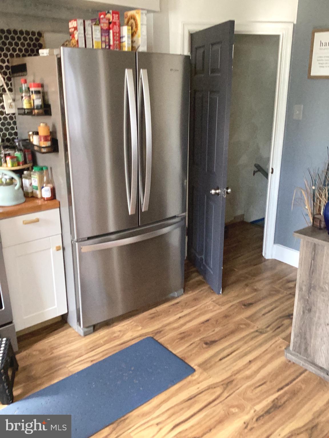238 Barclay Road Upper Darby, PA 19082 - Photo 3 of 14 Stainless steel appliances