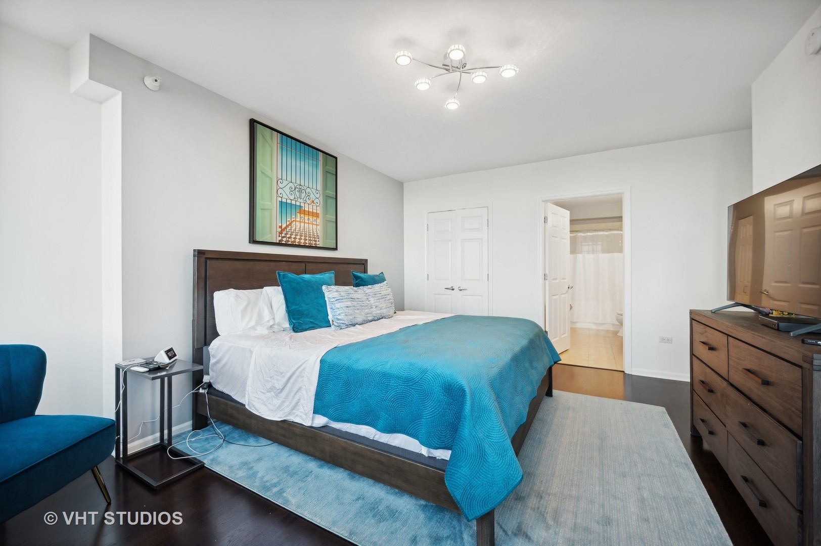 807 Davis Street, Unit 911 Evanston, IL 60201 - Photo 12 of 24