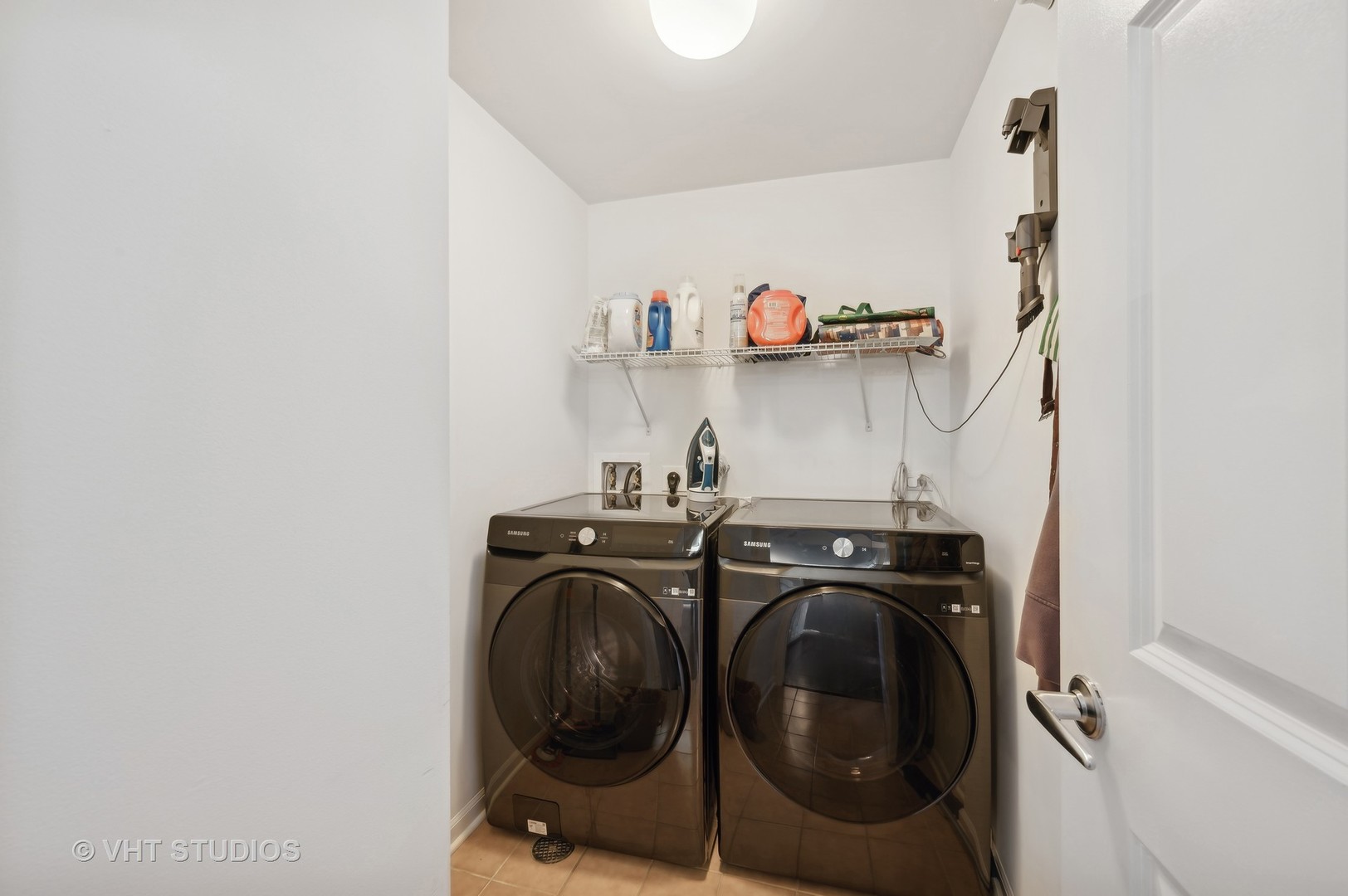 807 Davis Street, Unit 911 Evanston, IL 60201 - Photo 17 of 24