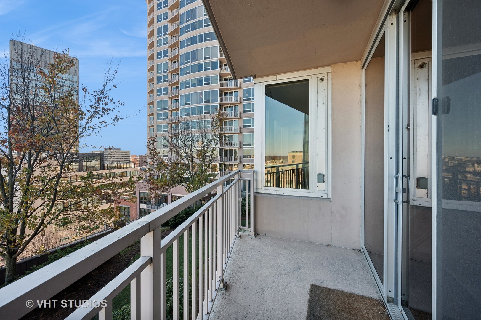 807 Davis Street, Unit 911 Evanston, IL 60201 - Photo 19 of 24