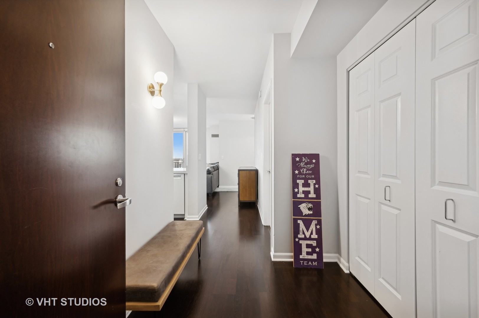 807 Davis Street, Unit 911 Evanston, IL 60201 - Photo 3 of 24