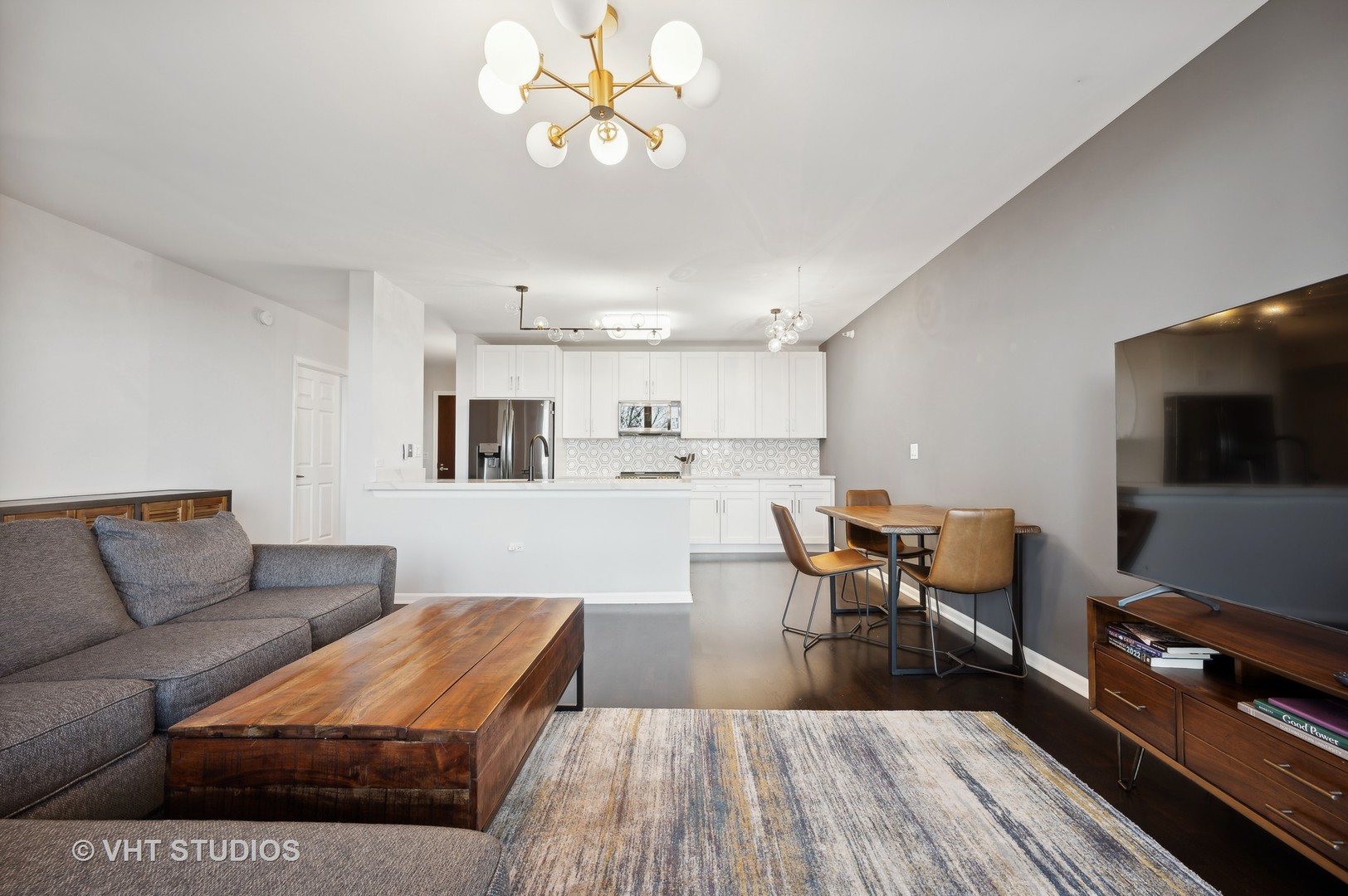 807 Davis Street, Unit 911 Evanston, IL 60201 - Photo 8 of 24