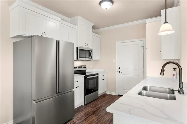 $1,550 | 301 Hoover Drive, Mabank, TX 75147