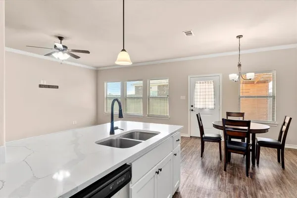 $1,550 | 301 Hoover Drive, Mabank, TX 75147