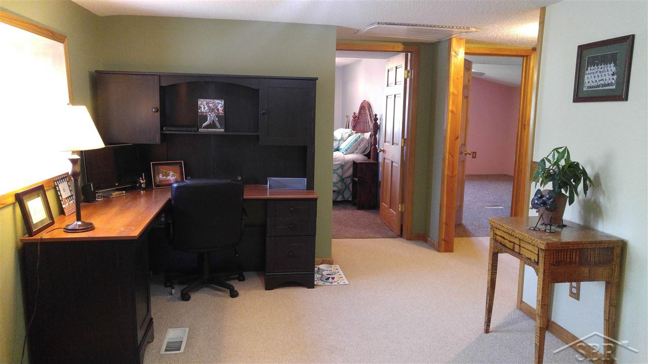 615 Adams Road Saginaw, MI 48609 - Photo 20 of 41 31288527-19.JPG