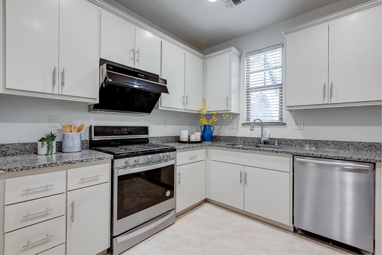 3702 Pyramid Way Mountain View, CA 94043 - Photo 11 of 34