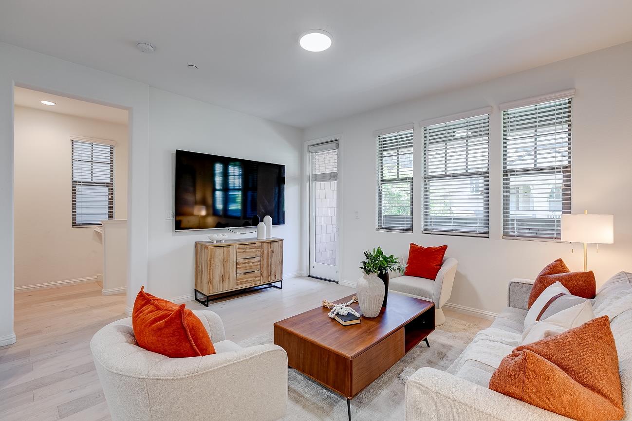 3702 Pyramid Way Mountain View, CA 94043 - Photo 6 of 34