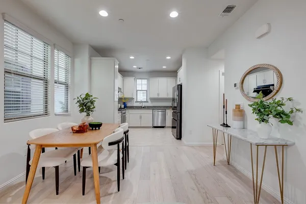 $1,998,000 | 3702 Pyramid Way, Mountain View, CA 94043