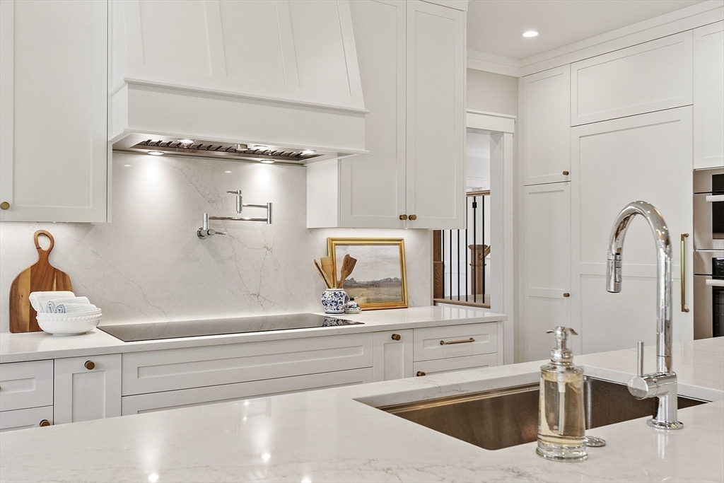 1 Beech Tree Lane Lexington, MA 02421 - Photo 14 of 37