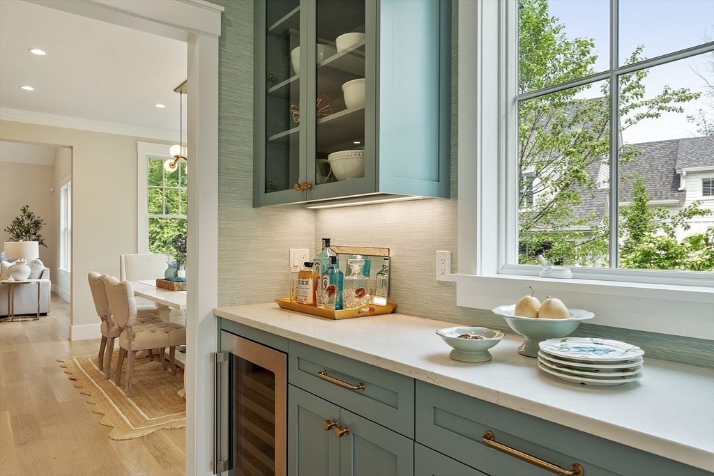1 Beech Tree Lane Lexington, MA 02421 - Photo 5 of 37